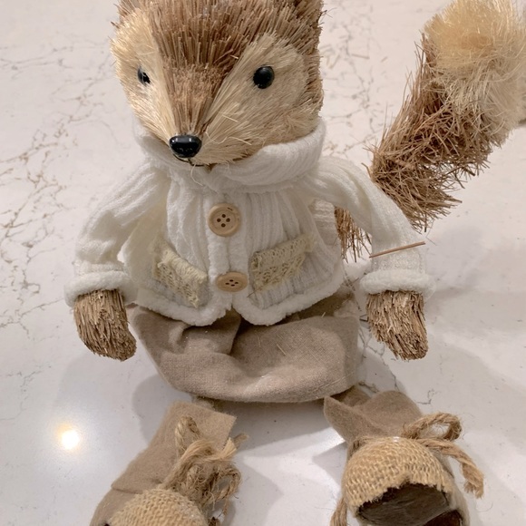 Chestnut Lane Sitting Squirrel and Fox   NWT - Picture 2 of 6